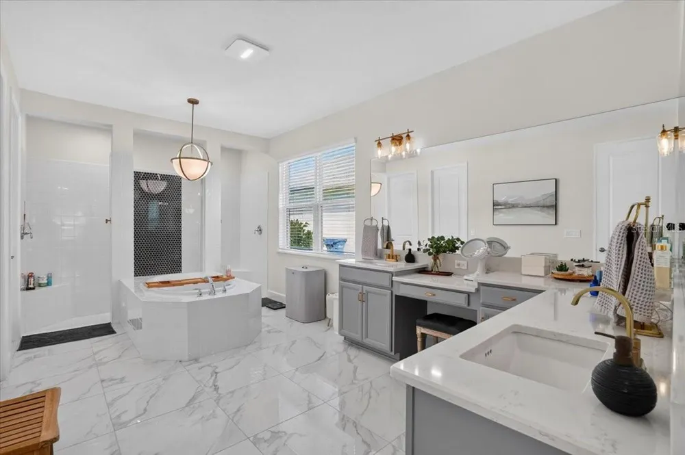 10203 MILKY WAY CIRCLE Sarasota, FL 34241