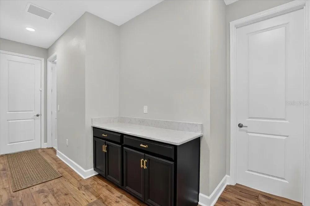 10203 MILKY WAY CIRCLE Sarasota, FL 34241