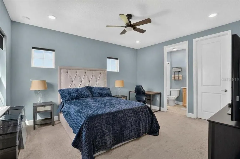 10203 MILKY WAY CIRCLE Sarasota, FL 34241