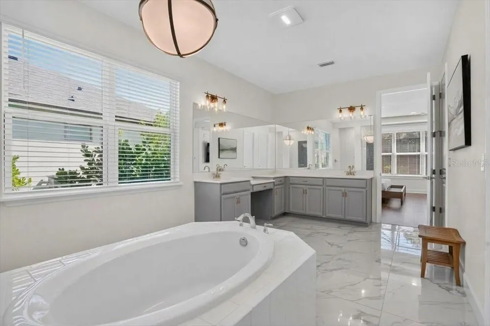 10203 MILKY WAY CIRCLE Sarasota, FL 34241