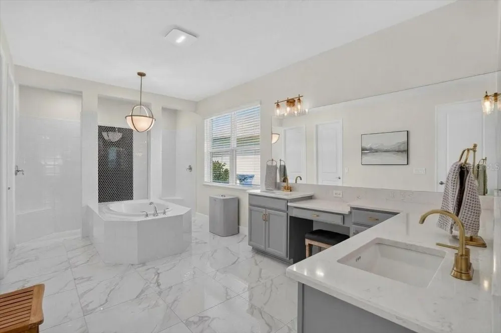 10203 MILKY WAY CIRCLE Sarasota, FL 34241