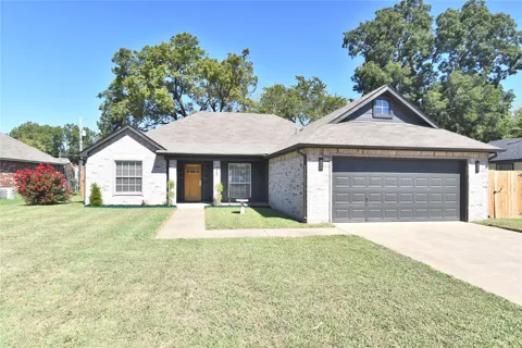 225 E Seminole Place
