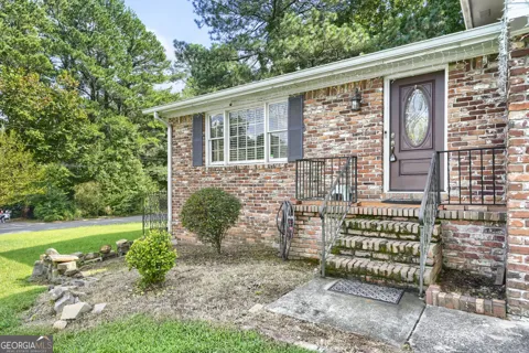 2558 Kings WAY