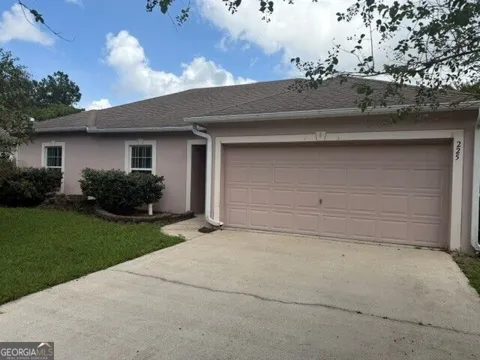 225 Pine Bluff DR