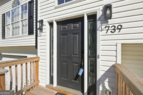 739 Reeves Lake DR SW