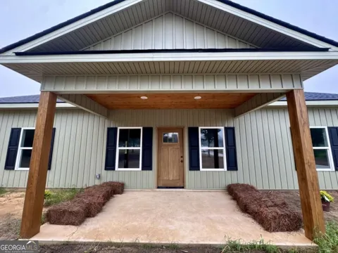 114 Lord Hatcher DR