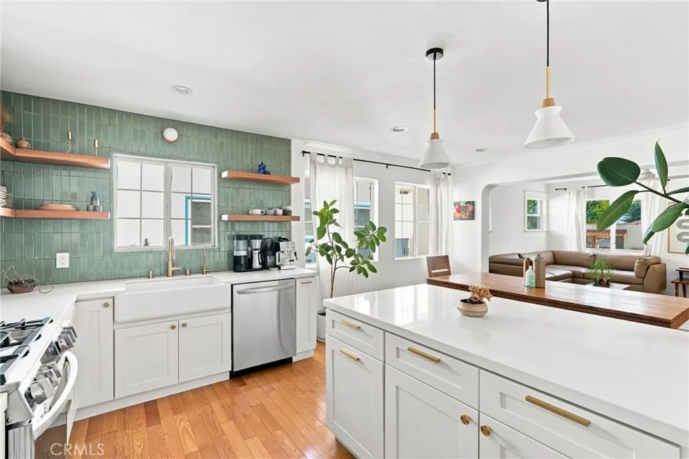 3855 E Wilton Long Beach, CA 90804
