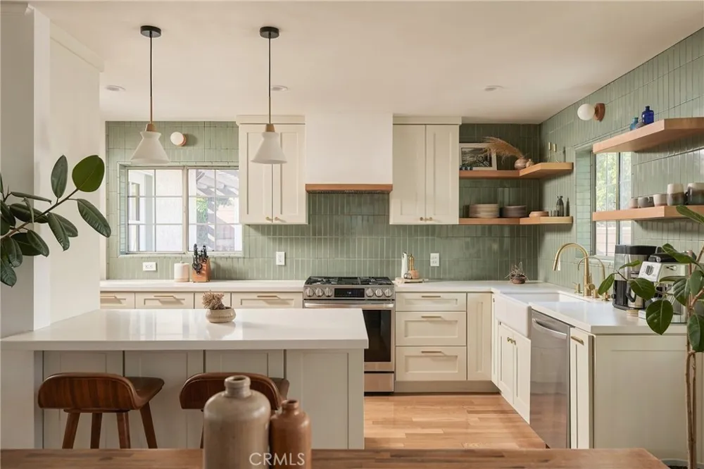 3855 E Wilton Long Beach, CA 90804