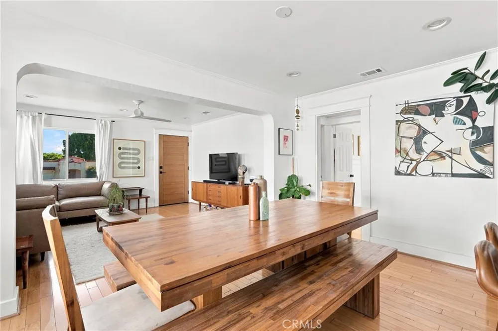 3855 E Wilton Long Beach, CA 90804
