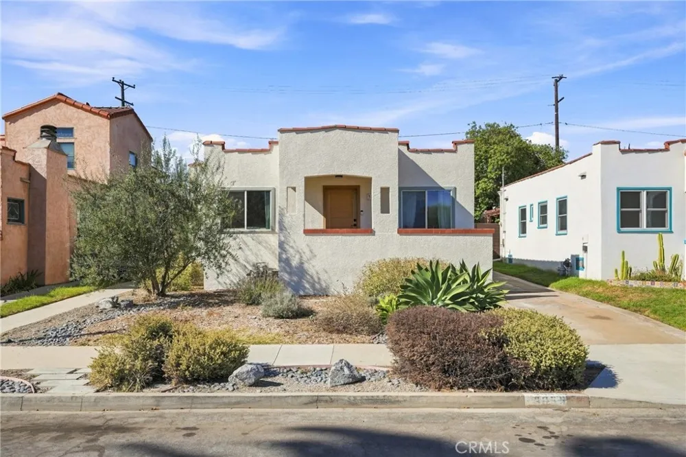 3855 E Wilton Long Beach, CA 90804