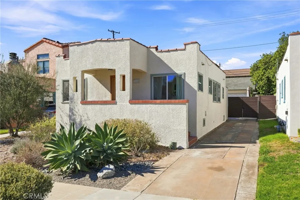 3855 E Wilton Long Beach, CA 90804