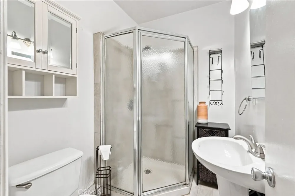 3855 E Wilton Long Beach, CA 90804