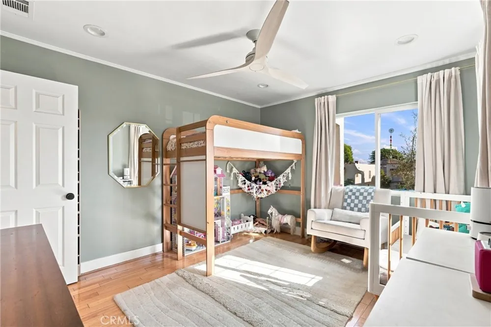 3855 E Wilton Long Beach, CA 90804