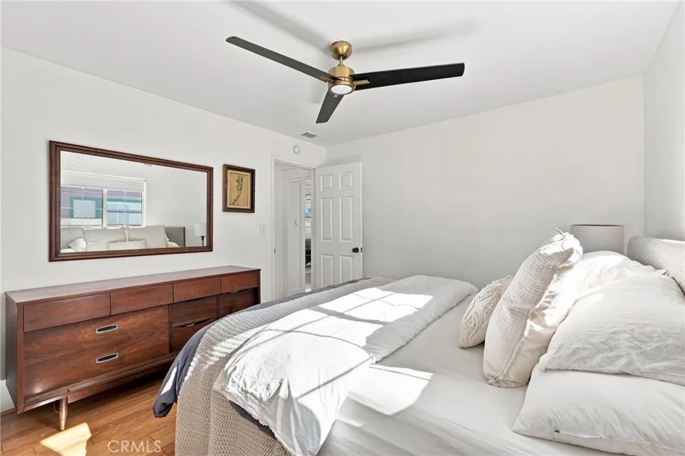 3855 E Wilton Long Beach, CA 90804