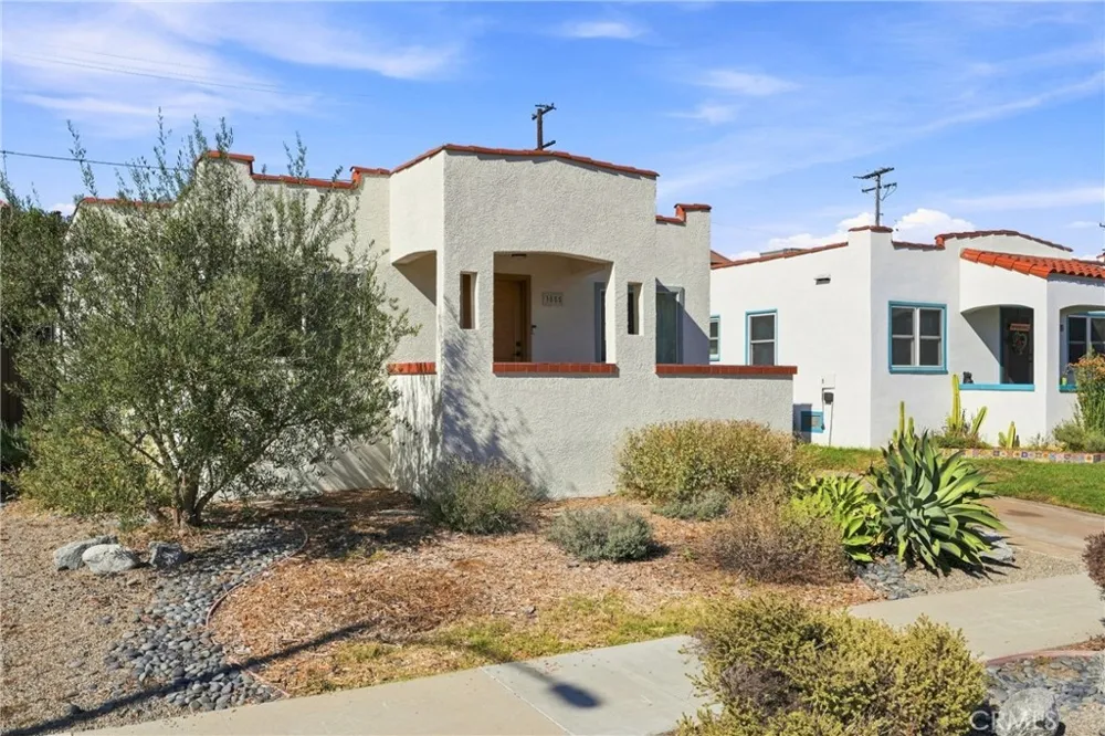 3855 E Wilton Long Beach, CA 90804