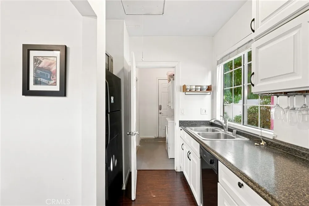 3855 E Wilton Long Beach, CA 90804