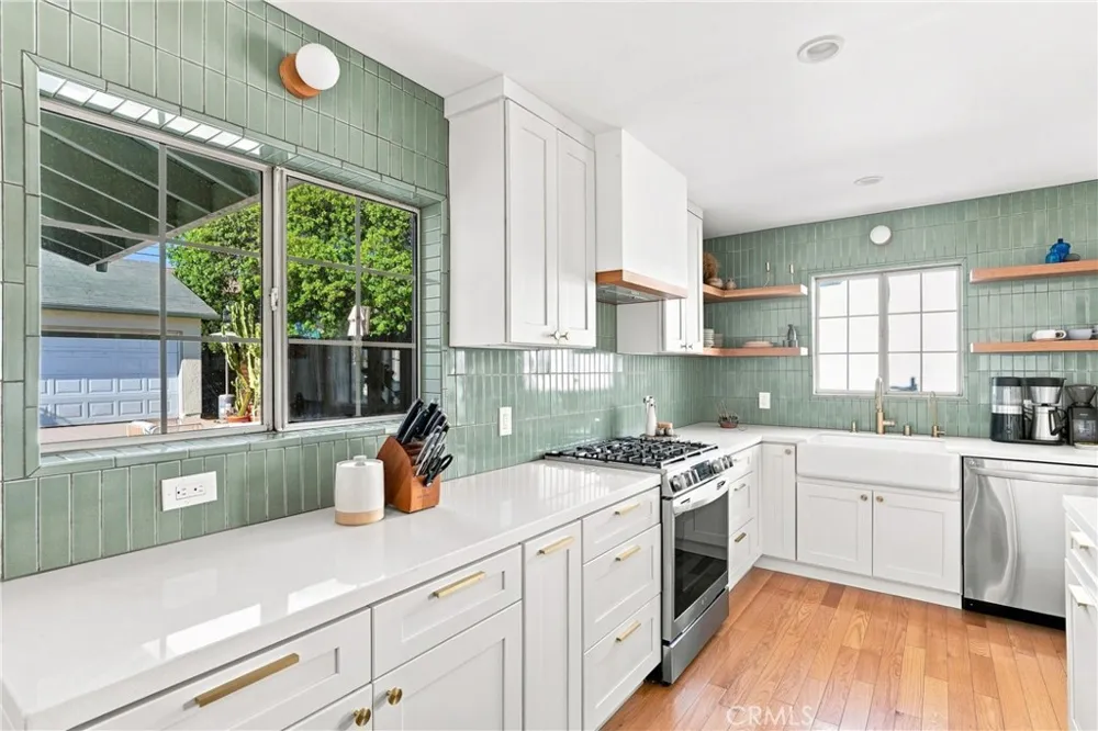 3855 E Wilton Long Beach, CA 90804
