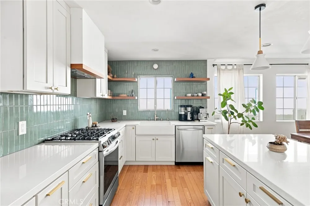 3855 E Wilton Long Beach, CA 90804
