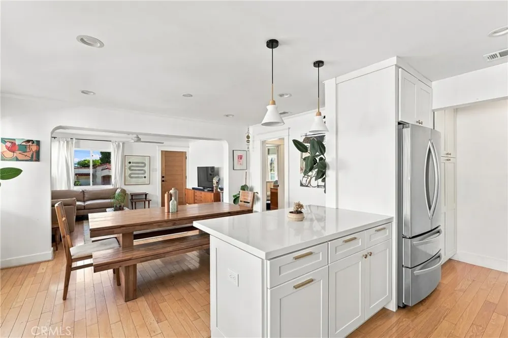 3855 E Wilton Long Beach, CA 90804