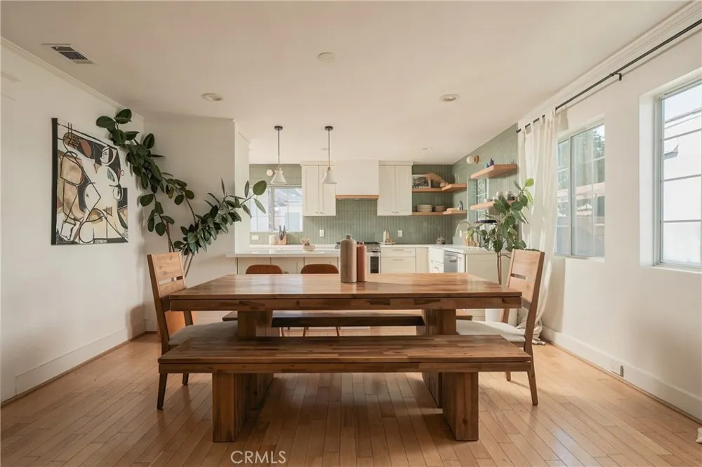 3855 E Wilton Long Beach, CA 90804