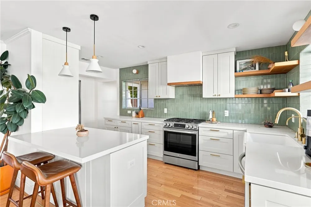 3855 E Wilton Long Beach, CA 90804