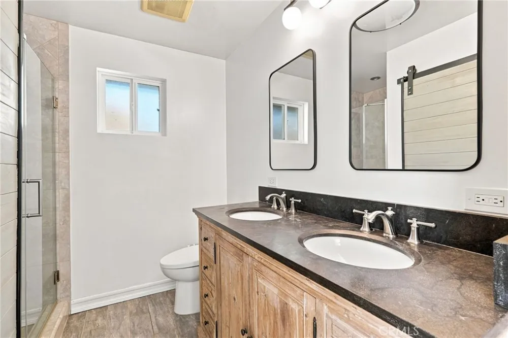3855 E Wilton Long Beach, CA 90804