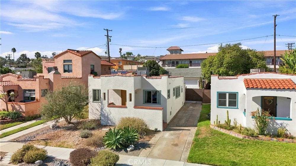 3855 E Wilton Long Beach, CA 90804