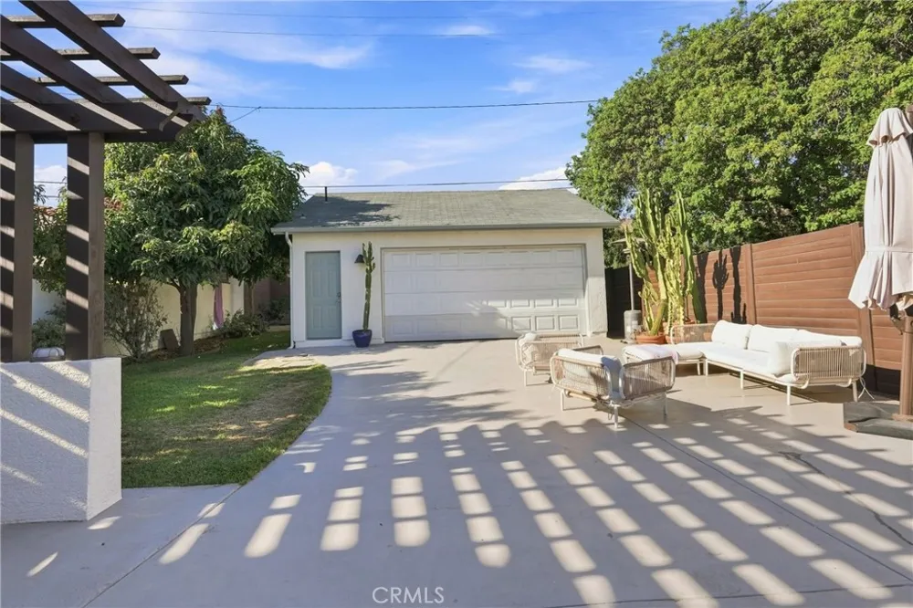 3855 E Wilton Long Beach, CA 90804