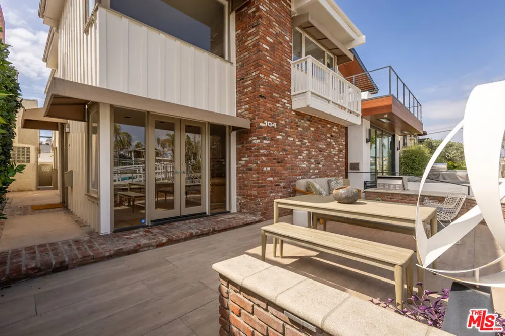 104 Rivo Alto Canal Long Beach, CA 90803