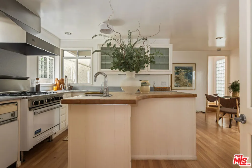 104 Rivo Alto Canal Long Beach, CA 90803