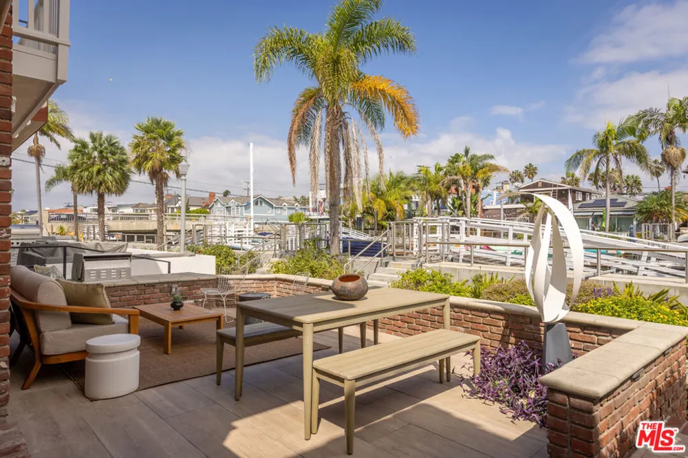 104 Rivo Alto Canal Long Beach, CA 90803