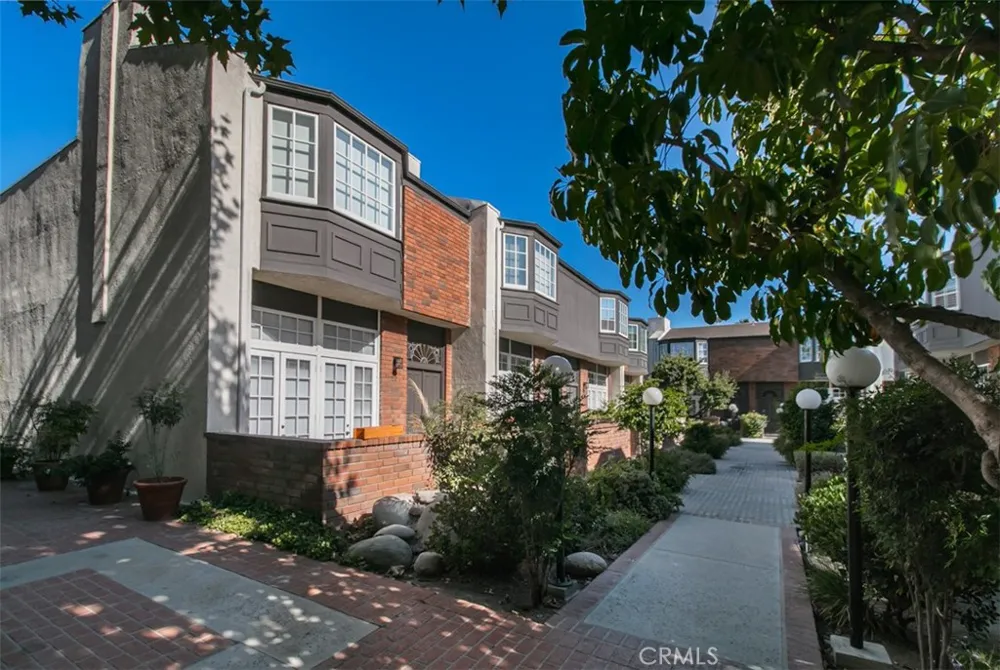5440 Lindley Avenue #310 Encino, CA 91316