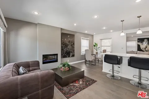 6440 W 87th Place