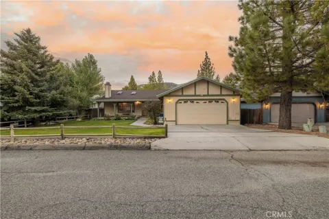 417 E Mountain View