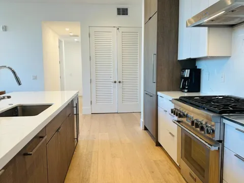 4880 El Camino Real #33