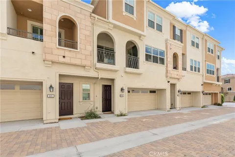 604 White Oaks