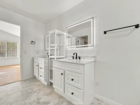 6906 Hastings