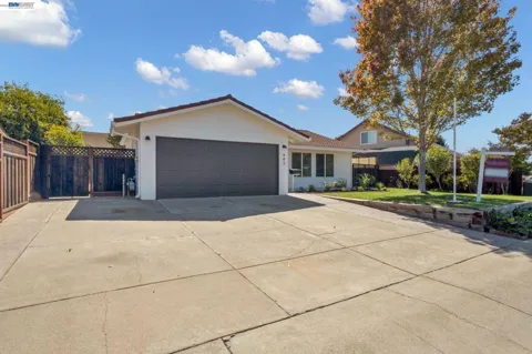 443 Colusa Way