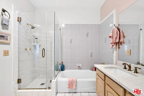 1741 Colby Avenue #203