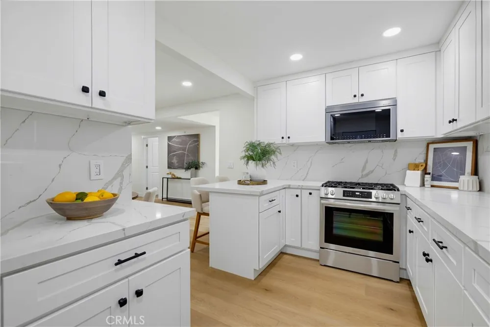 2924 W Mcfadden Santa Ana, CA 92704