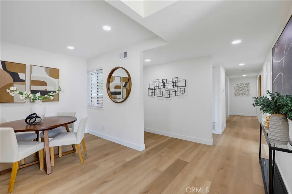 2924 W Mcfadden Santa Ana, CA 92704