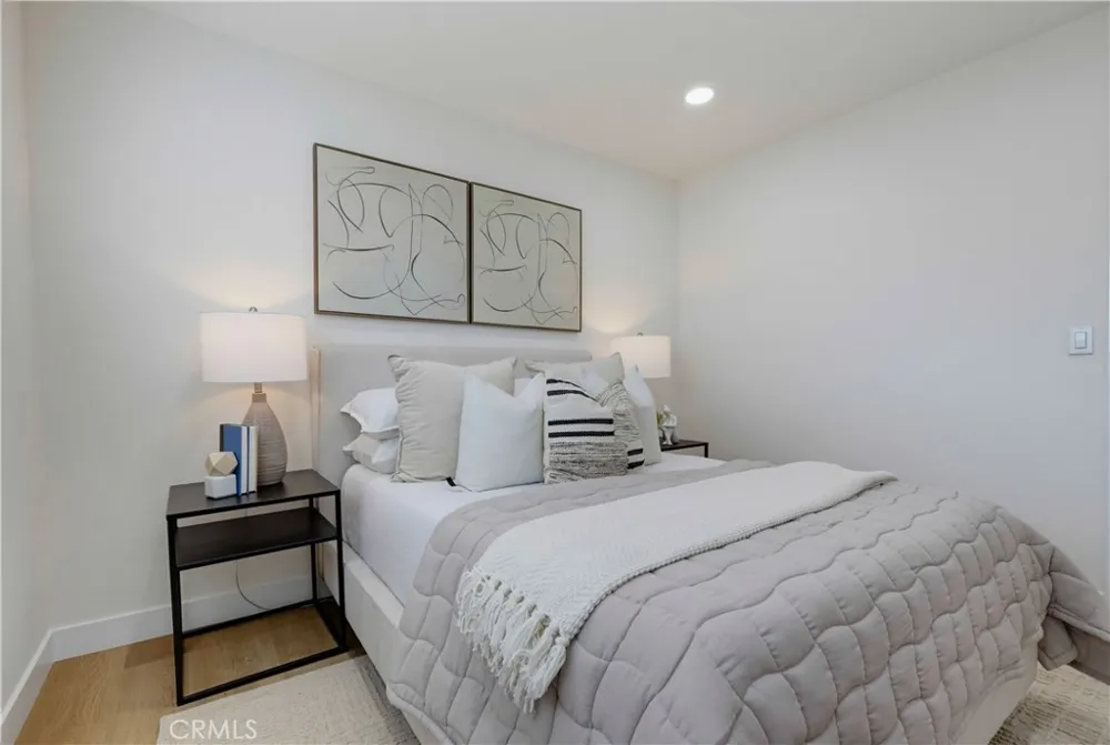 2924 W Mcfadden Santa Ana, CA 92704