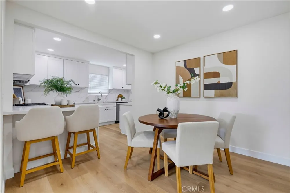 2924 W Mcfadden Santa Ana, CA 92704