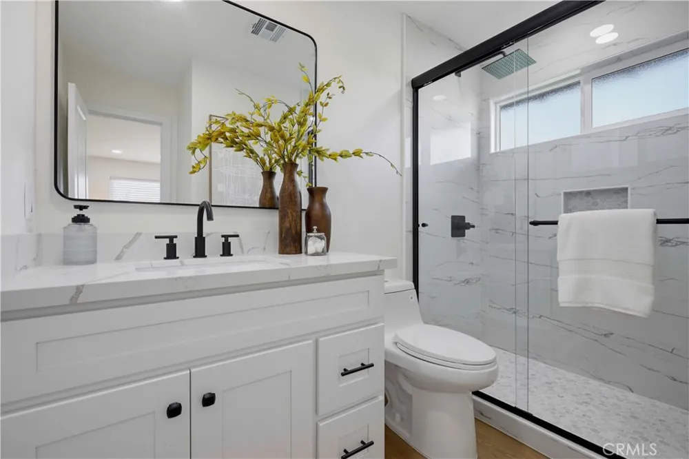 2924 W Mcfadden Santa Ana, CA 92704