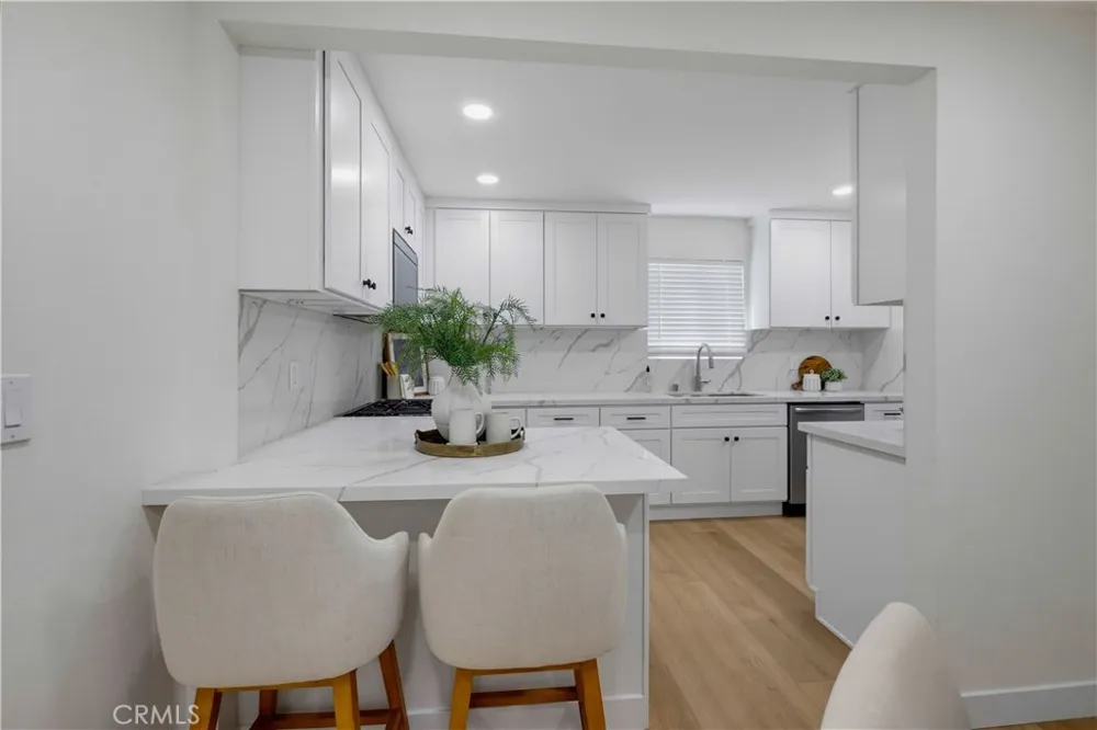 2924 W Mcfadden Santa Ana, CA 92704