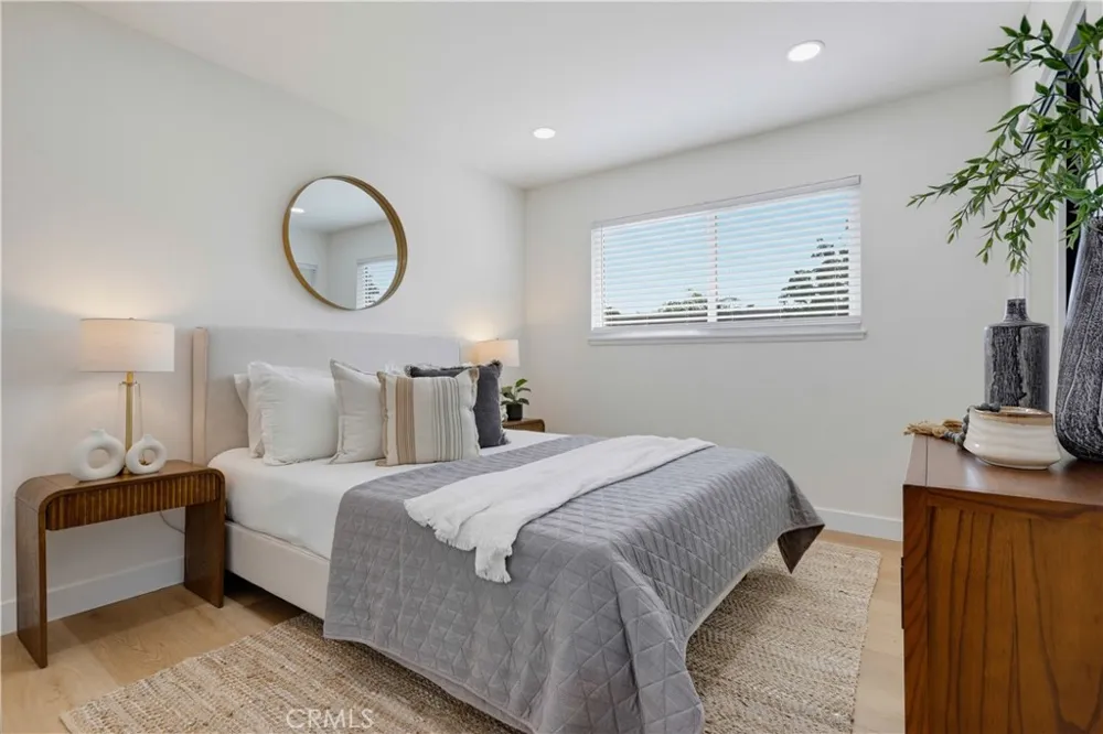 2924 W Mcfadden Santa Ana, CA 92704