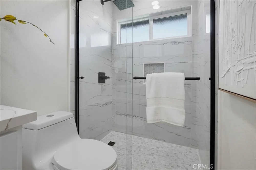 2924 W Mcfadden Santa Ana, CA 92704