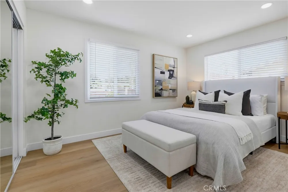 2924 W Mcfadden Santa Ana, CA 92704