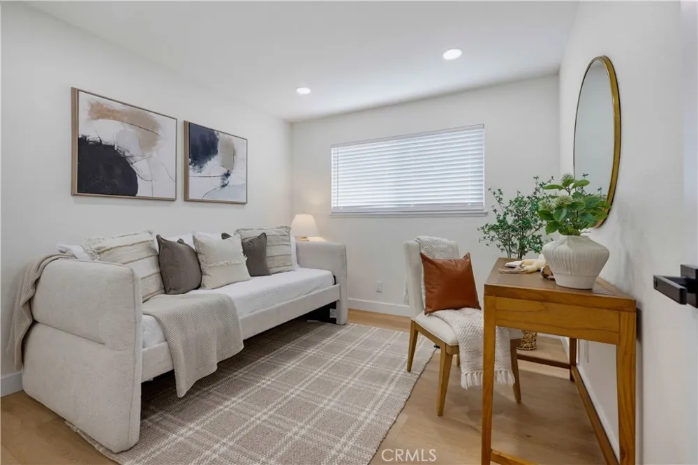 2924 W Mcfadden Santa Ana, CA 92704