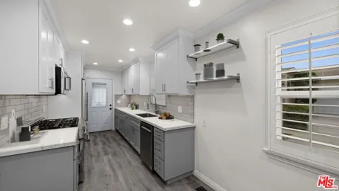 6311 La Tijera Boulevard